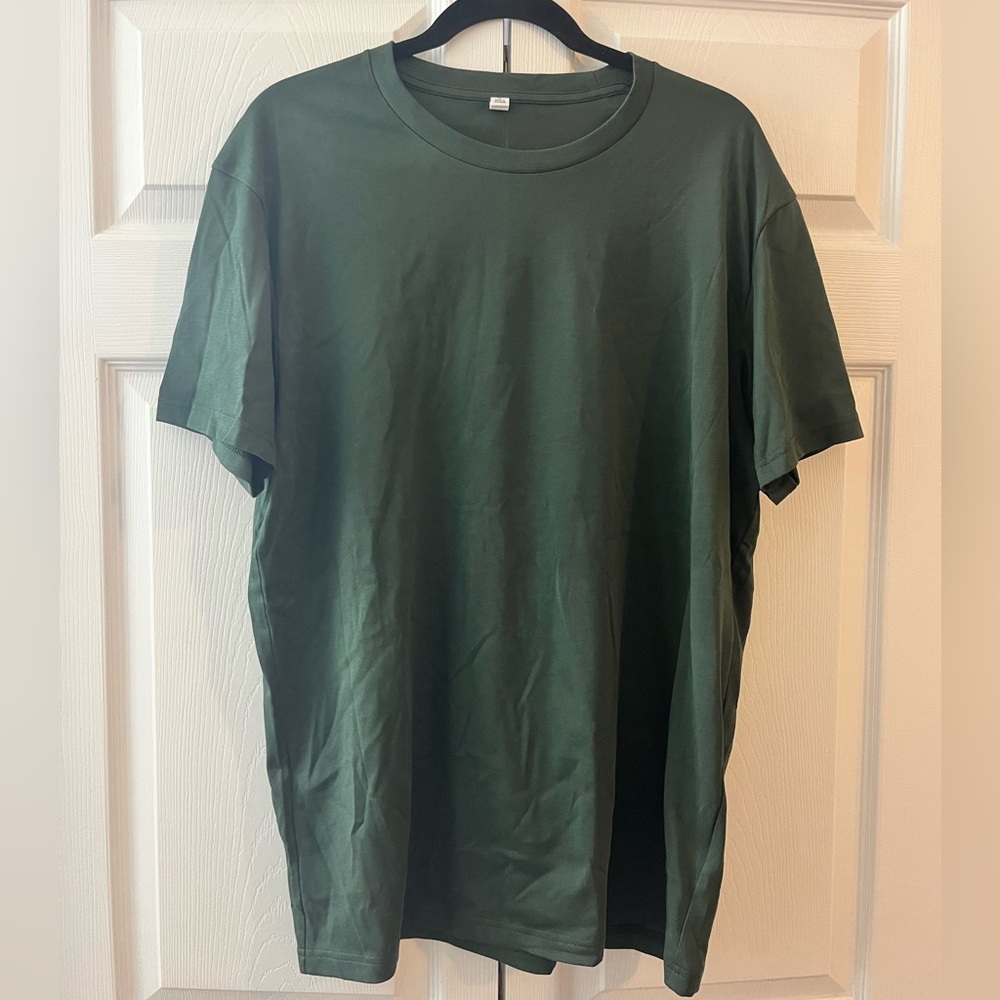 Uniqlo Green Short Sleeve Tee Classic Crew Neck